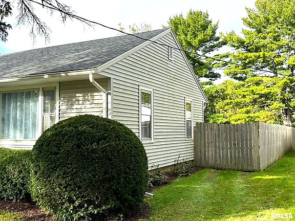4th image of 1428 Florence Ave