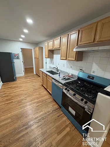 1015 N Lasalle St #1F Photo 1 1015 N Lasalle St #1F Photo 1