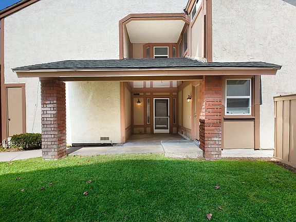Side door leads to kitchen