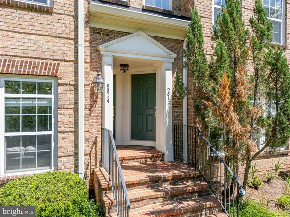 9812 Pickens Pl, Manassas Park, VA 20111