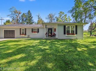6760 Lombardy Dr, Chelsea, MI 48118