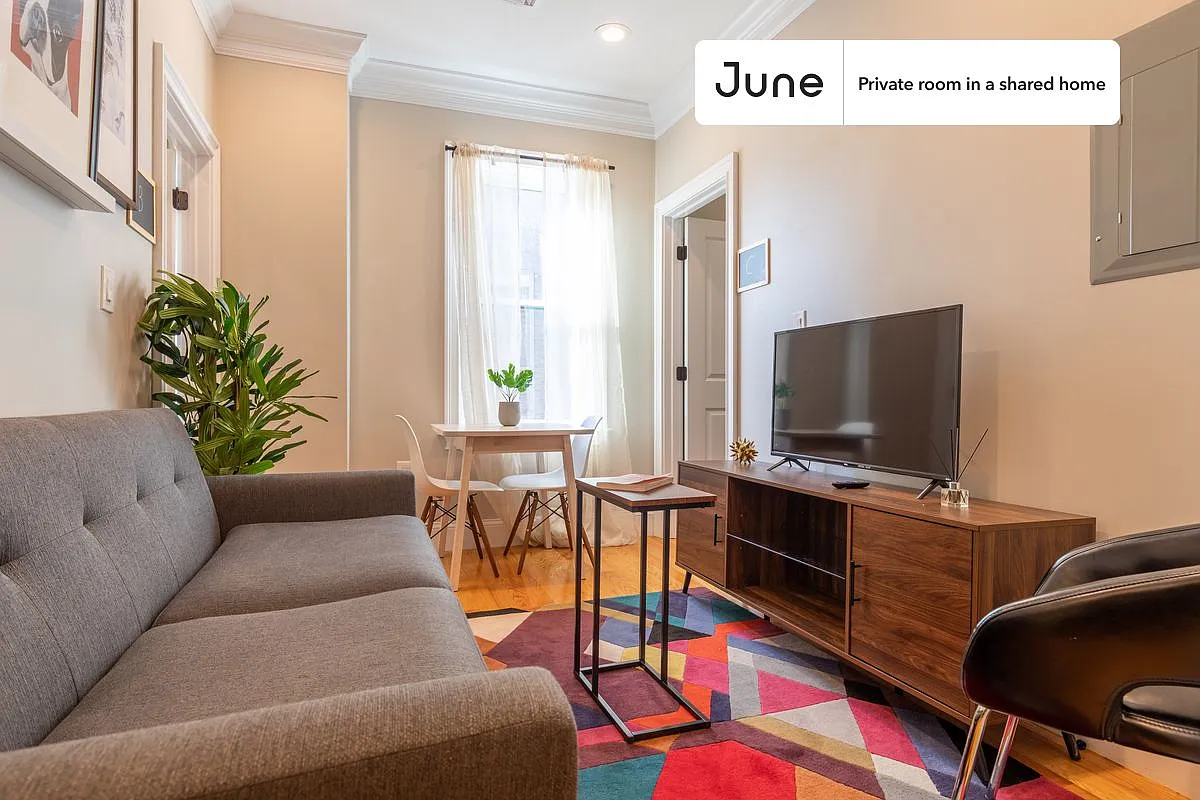 Twin bedroom in 3 bed/1 bath home in North End #277 C — Photo 4