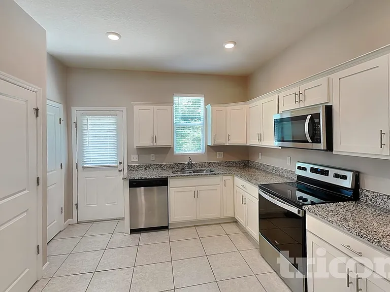 1073 Cades Cove Way — Photo 4