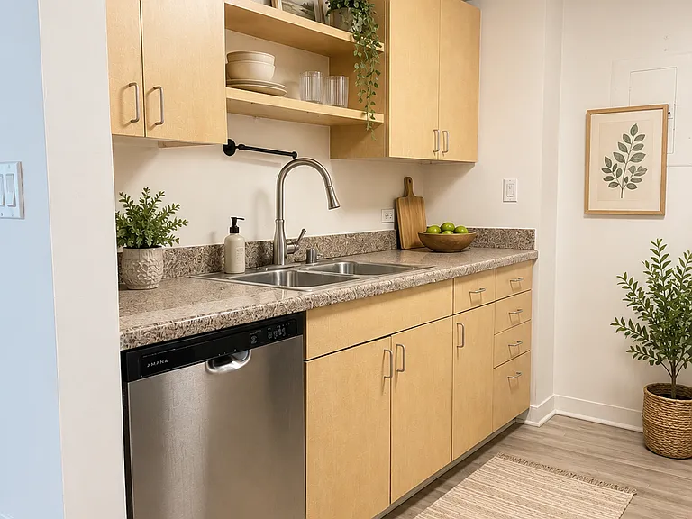 425 W Beech St #208 — Photo 5