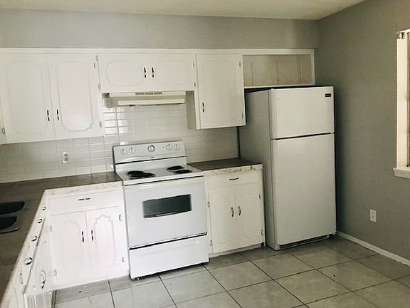 3rd image of 6200 N 11th St #11092656