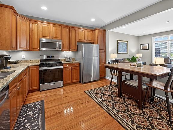 5th image of 189 Hampton Way