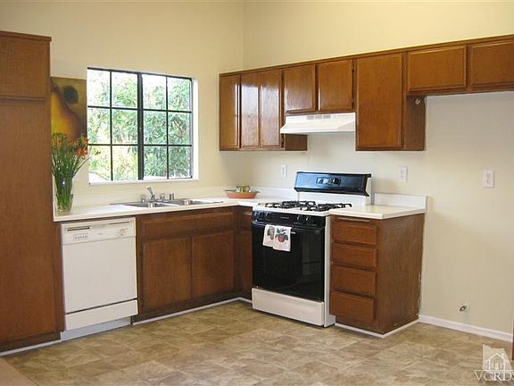 4th image of 1600 Charterwood Ct