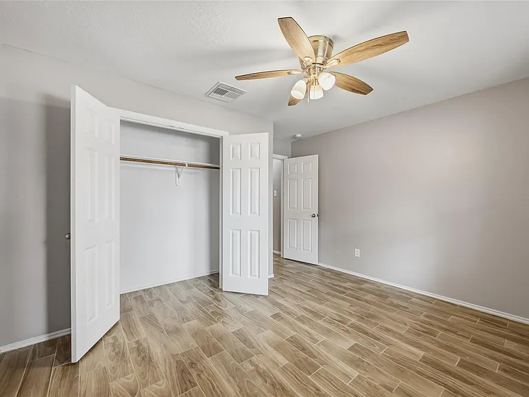 2734 Trinity Glen Ln — Photo 21
