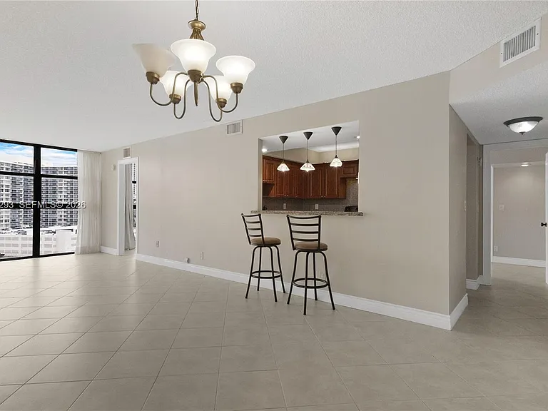 200 Leslie Dr #902 — Photo 8