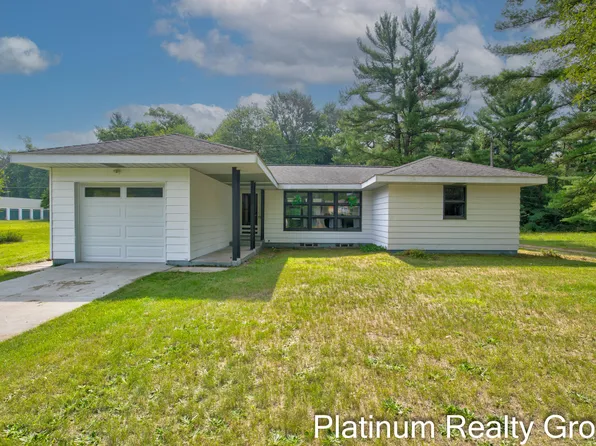 8280 Holton Rd, Holton, MI 49425