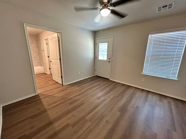 10805 NW 119th Pl — Photo 14