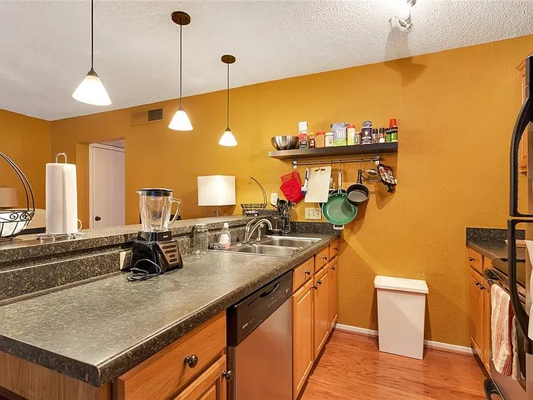 910 Duncan Ln #35 — Photo 8