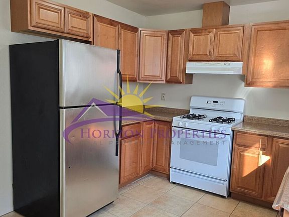 5th image of 270B Montrose Dr