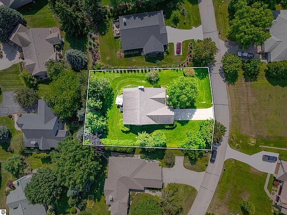 3rd image of 6400 Arrowhead Way