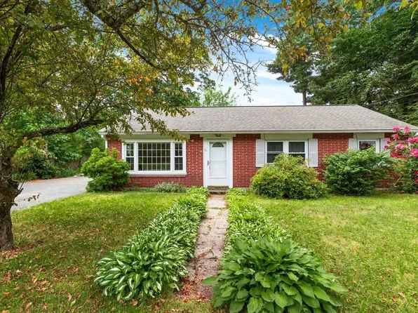 16 Oaks Rd #7, Billerica, MA 01821