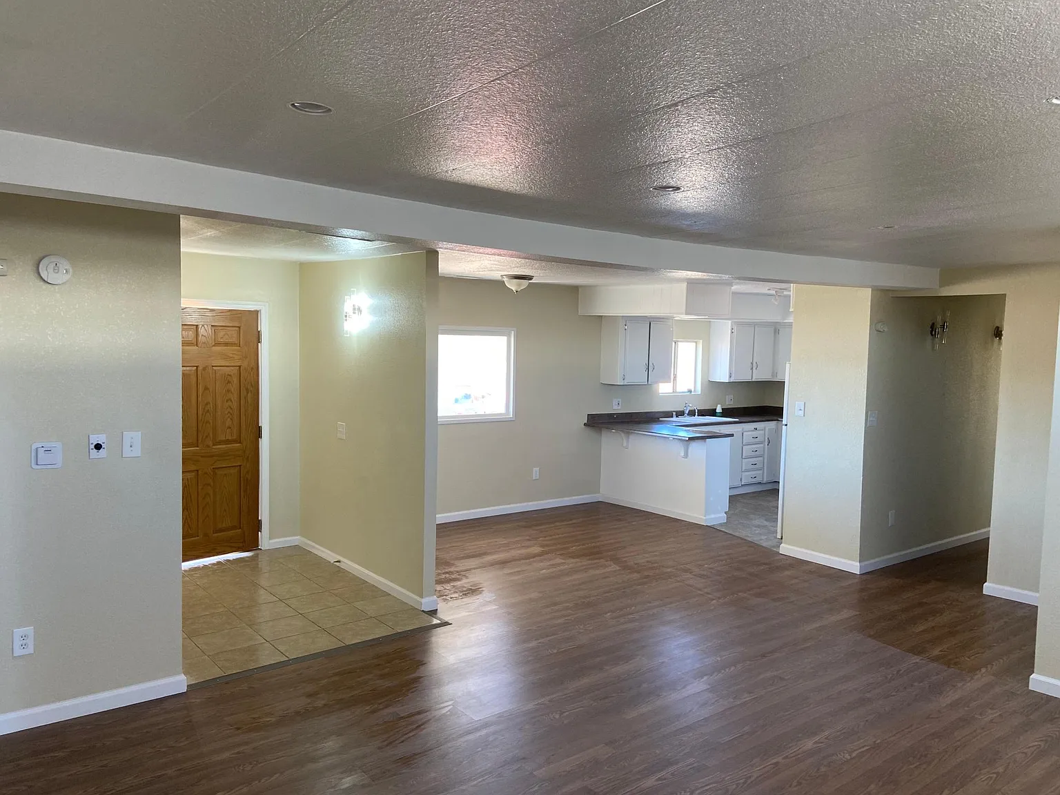 1554 N Guam St — Photo 1