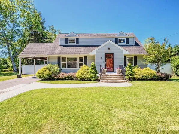 21 Inwood Dr, Milltown, NJ 08850