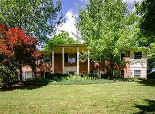 23 Willow Rd, Asheville, NC 28804