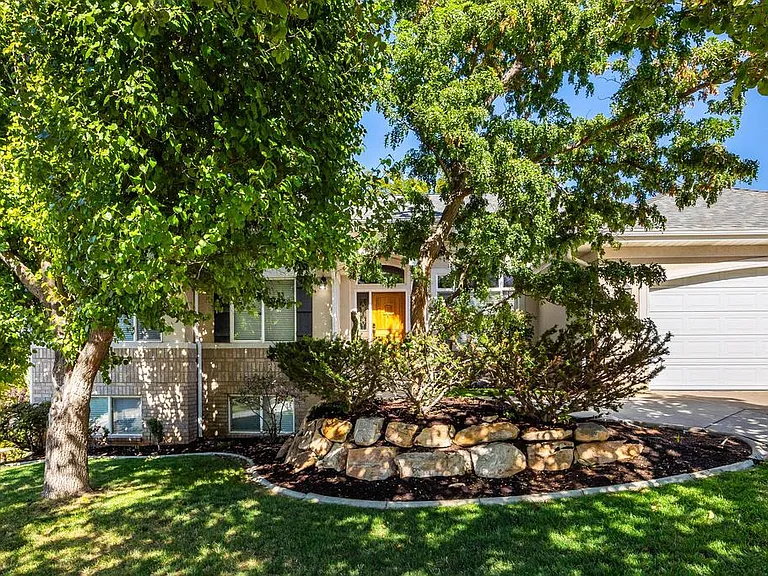 1003 E Fairway Dr — Photo 5