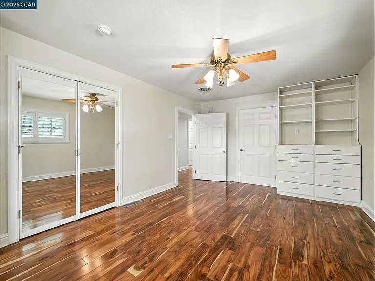 Acacia Ln — Photo 15