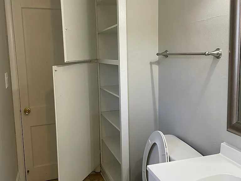 494 Reinhard Ave — Photo 15
