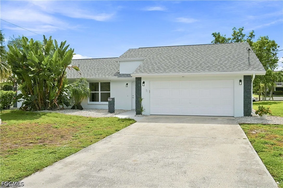 3 bed, 2.0 bath, 1527 sqft, $2,600 — Photo 1