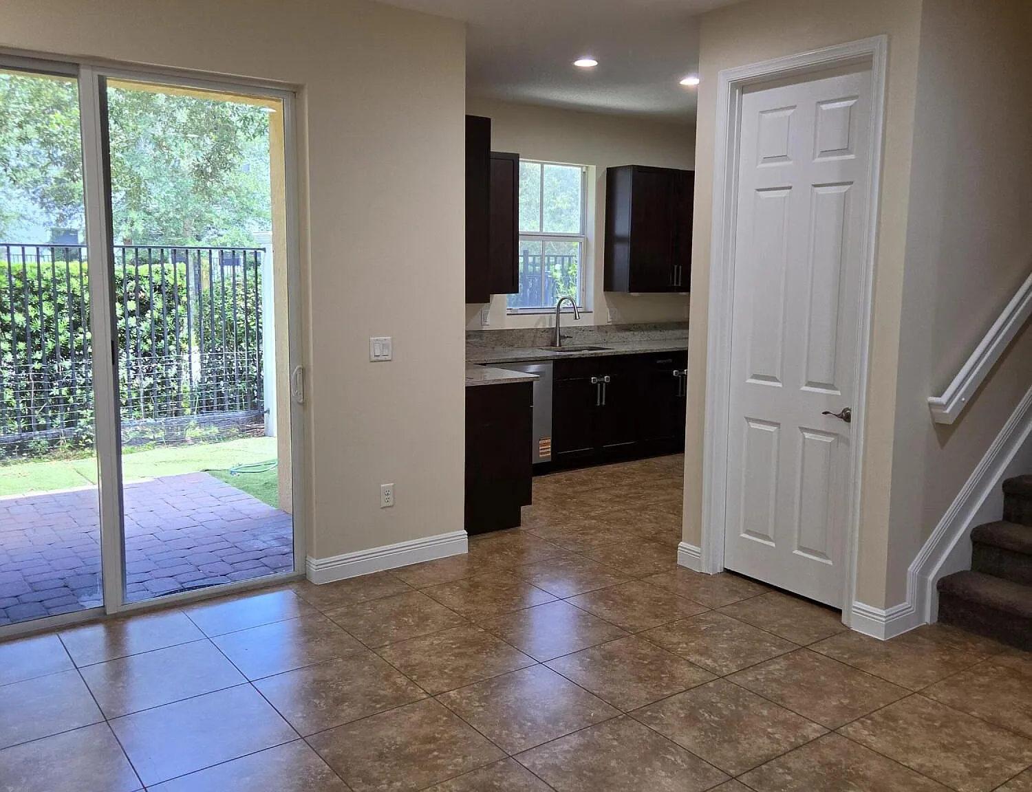 3 bed, 3.0 bath, 1718 sqft, $3,250 — Photo 4