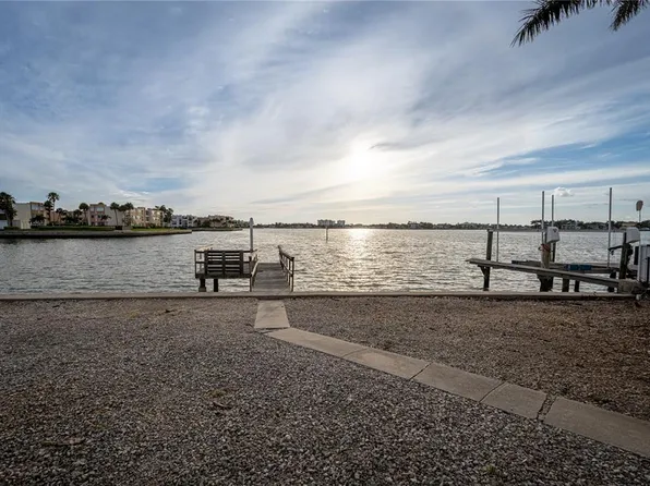 1425 Corey Way S, South Pasadena, FL 33707