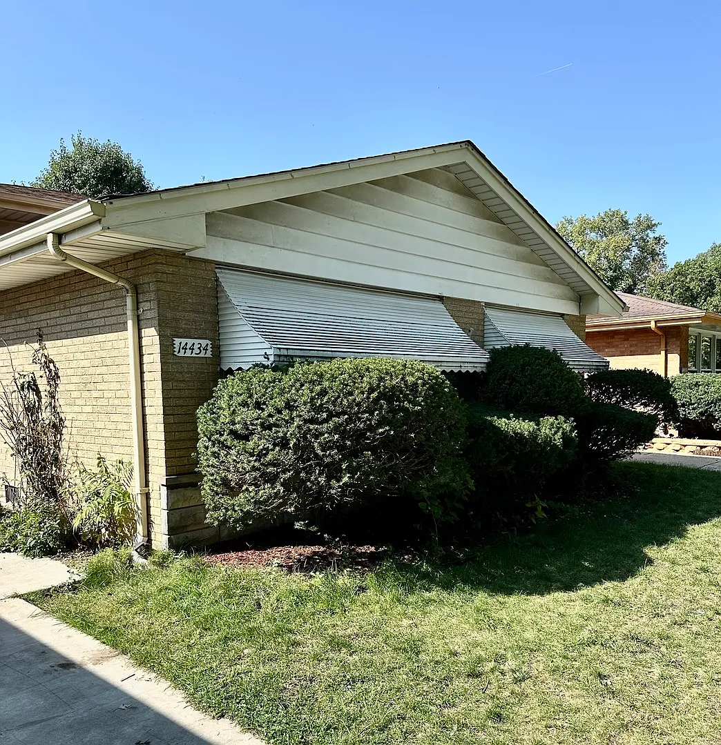 14434 Sanderson Ave photo 1