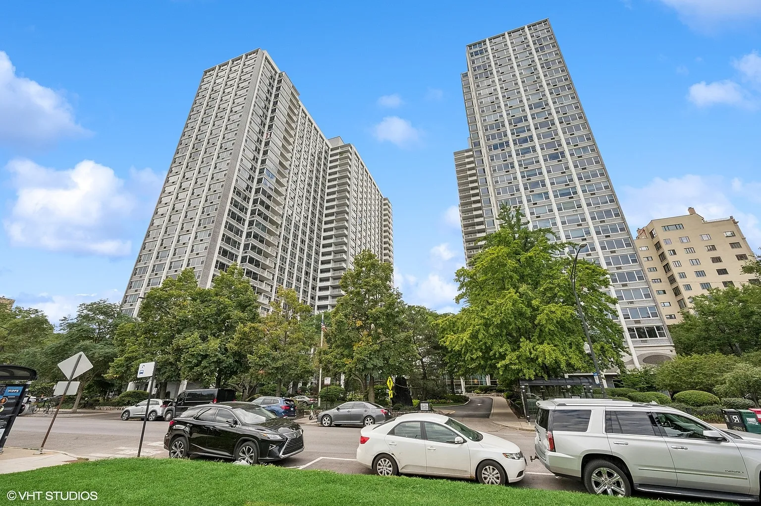 4250 N Marine Dr APT 401 photo 1