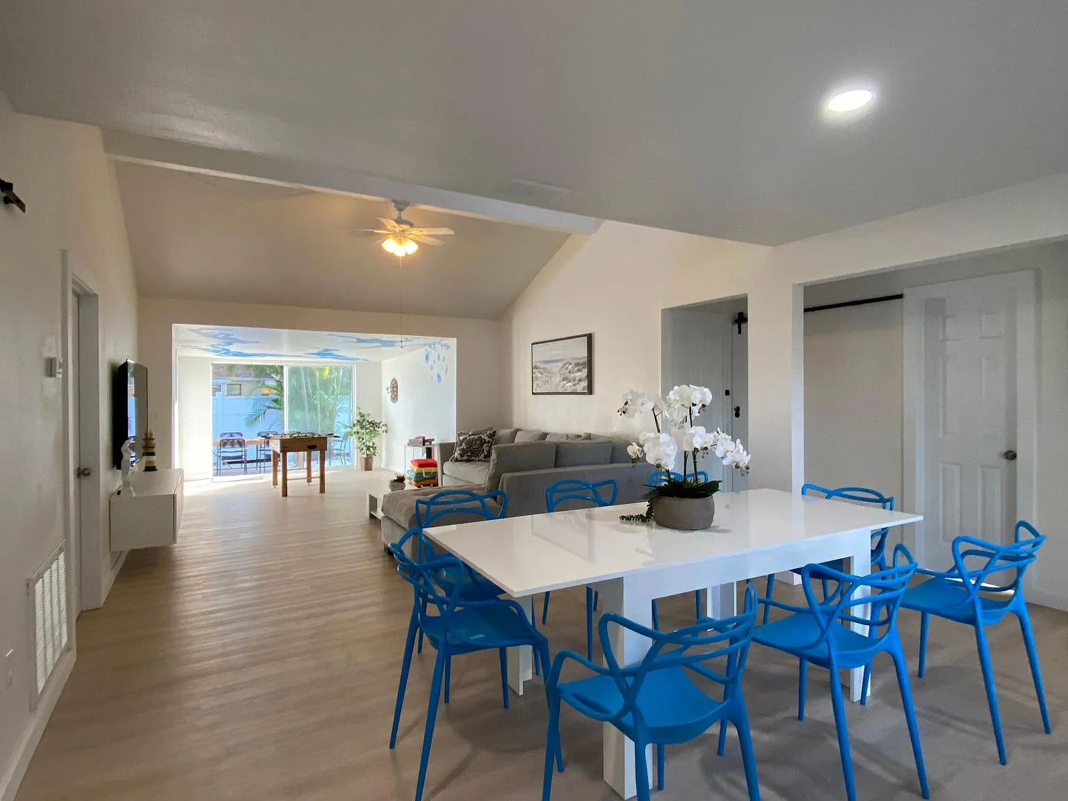 3 bed, 1400 sqft, $3,000 — Photo 2