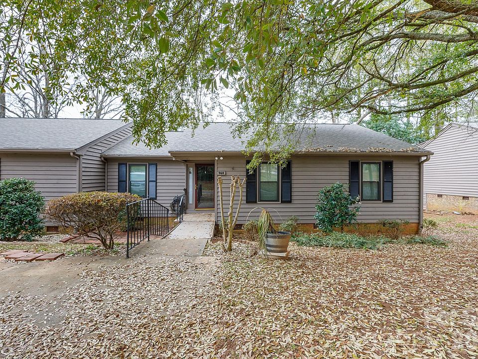 1st image of 968 Cranberry Cir