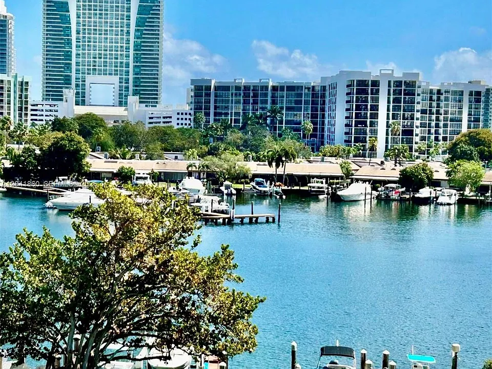 500 Three Islands Blvd #223