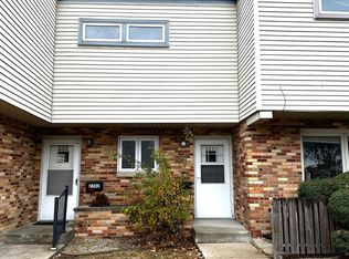 2204 E Lincoln St #13, Bloomington, IL 61701