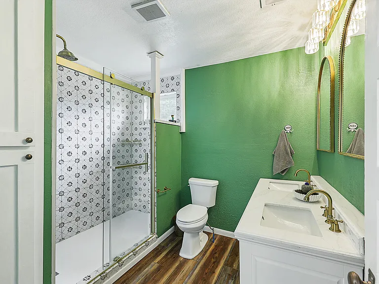 1200 W Walker St — Photo 31