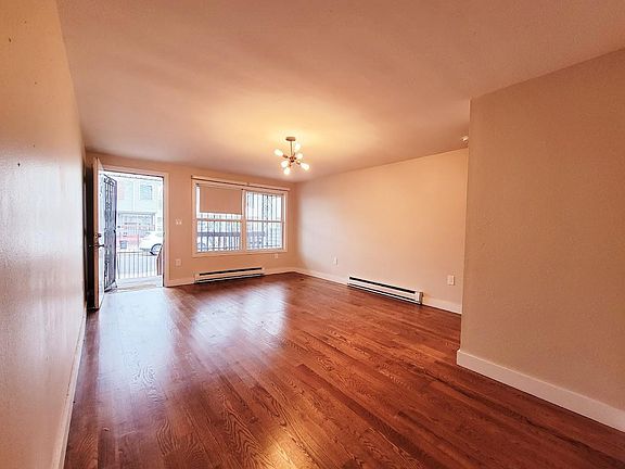 5th image of 258 Halladay St #D