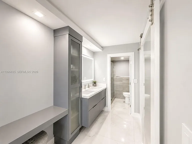 1420 Brickell Bay Dr #702E — Photo 3