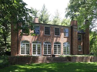 2 Litzsinger Ln, Saint Louis, MO 63124