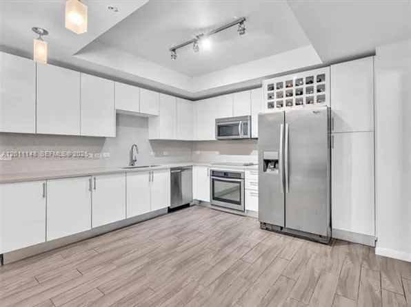 999 SW 1st Ave, Miami, FL