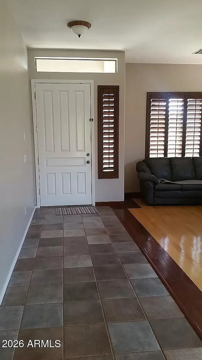 4 bed, 2116 sqft, $3,500 — Photo 3