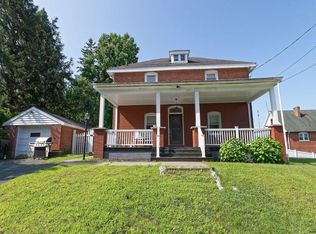 3 Luther St, Troy, NY 12180