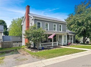 4 Park Rd W, Castile, NY 14427