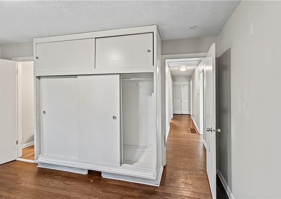 16th image of 5503 NE 49th St