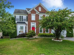 8302 Shimmering Rock Rd, Gainesville, VA 20155