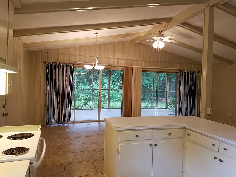 304 Tullahoma Dr — Photo 5