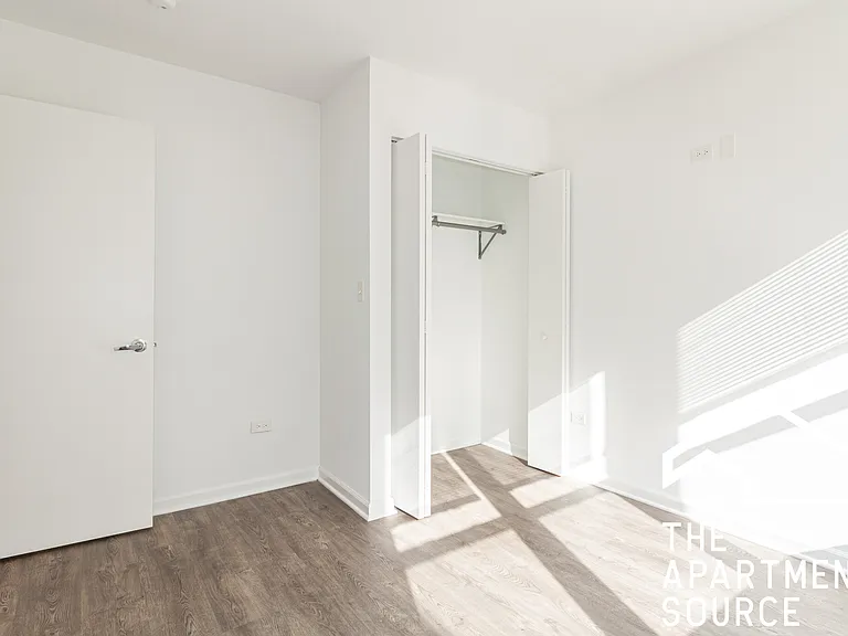 940 W Carmen Ave #411 — Photo 7