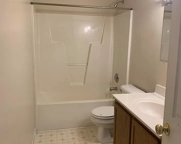 121 Ervin St — Photo 5