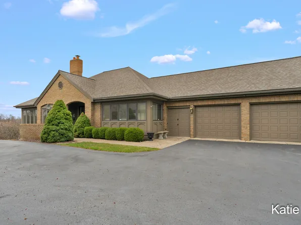 682 Cascade Hills Rdg SE #32, Grand Rapids, MI 49546