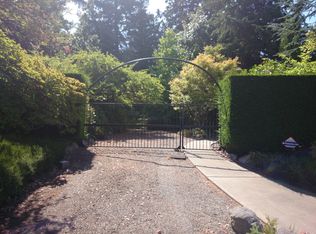 3827 Hillcrest Ave SW, Seattle, WA 98116