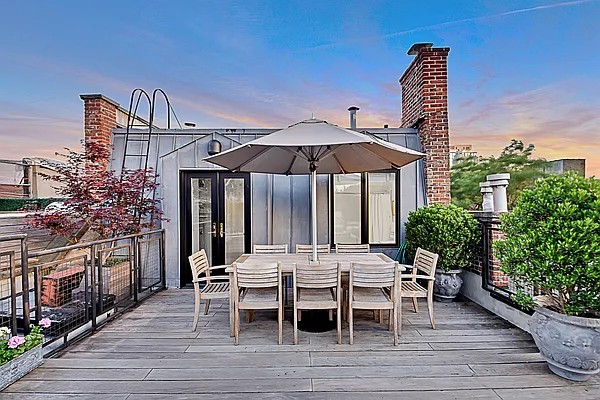 Sold by Engel and Völkers Brownstone Brooklyn | media 18
